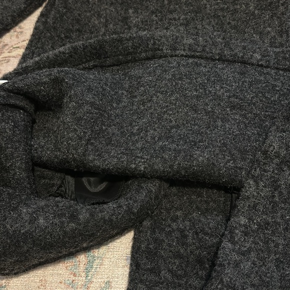 Cute grey wool coat! - Picture 11 of 15